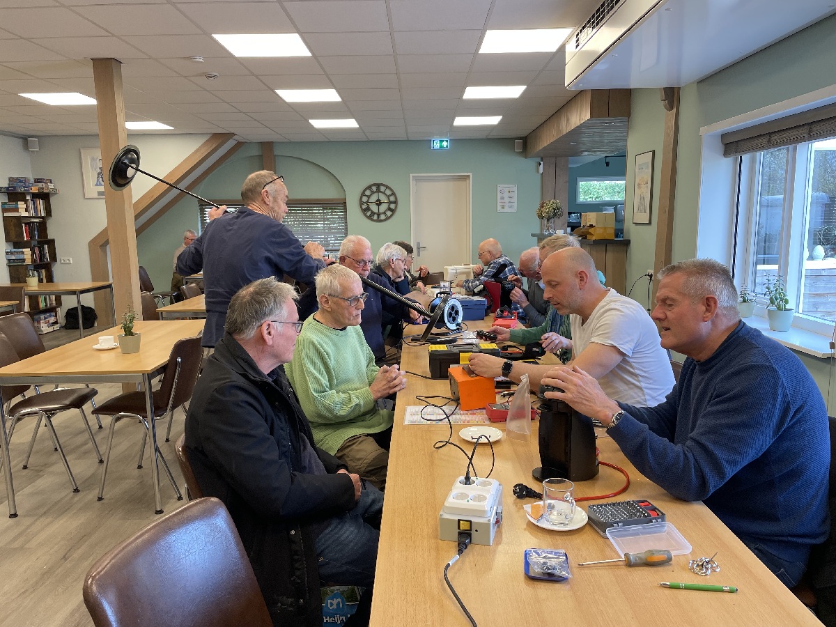 Repair Caf&eacute; 2